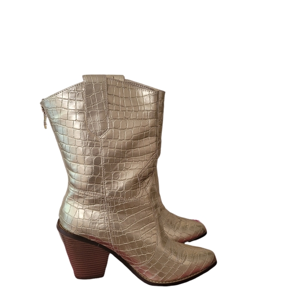 JustFab Shoes - Women’s Gold  Cowboy Cowgirl Crocdile skin Boots